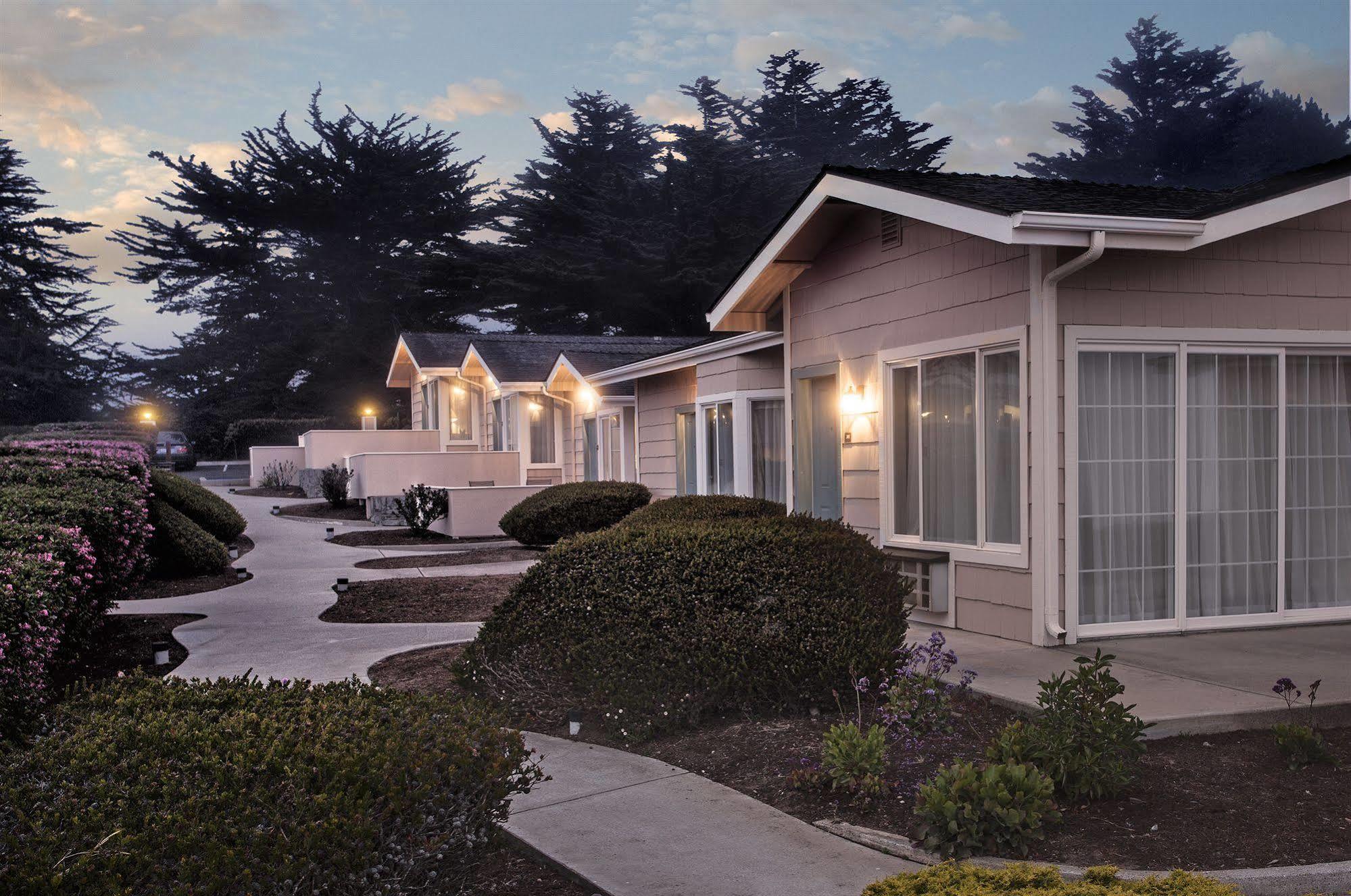 Cambria Landing Inn And Suites Экстерьер фото